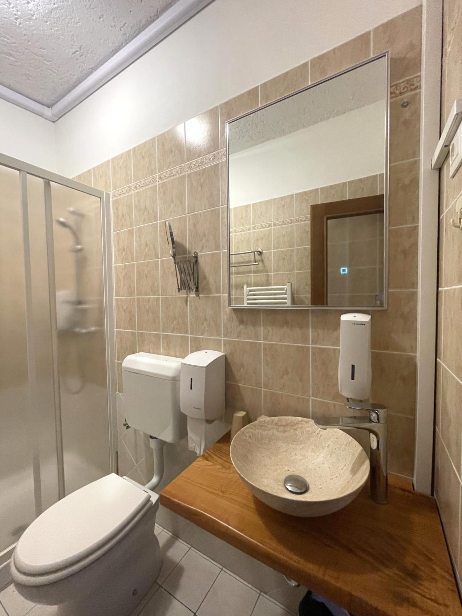 Hisa Stekar Villa Kojsko Rum bild
