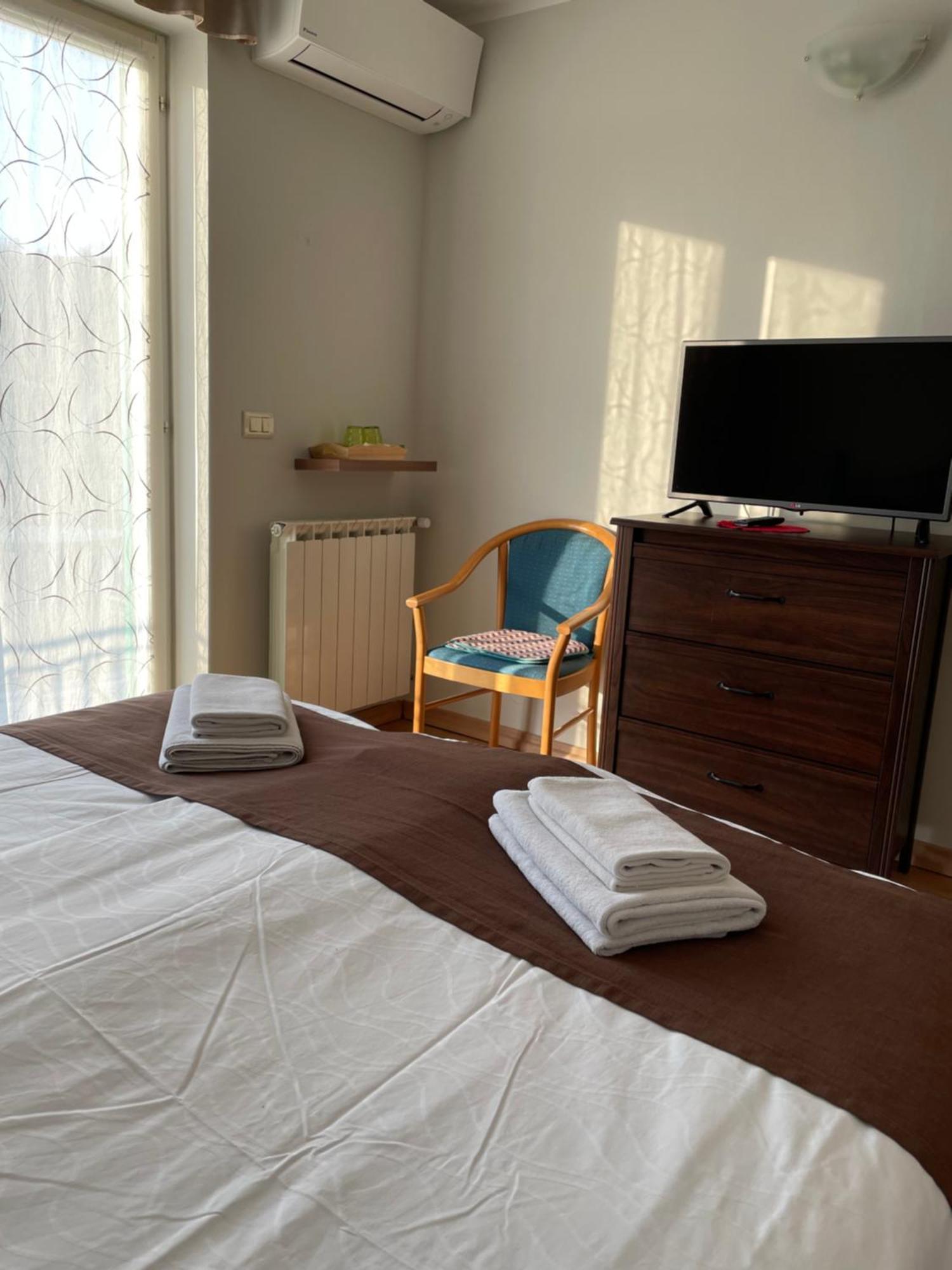 Hisa Stekar Villa Kojsko Rum bild